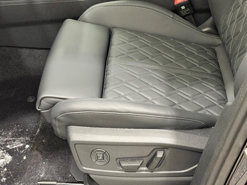 Audi SQ5 Vehicle Image 15