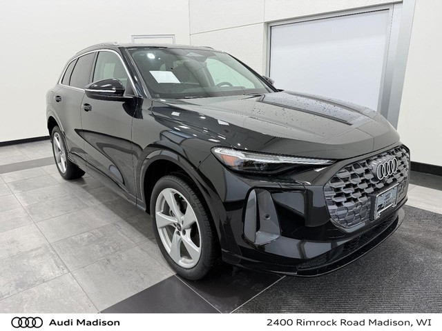 2025 Audi New Q5 Premium Plus's photo