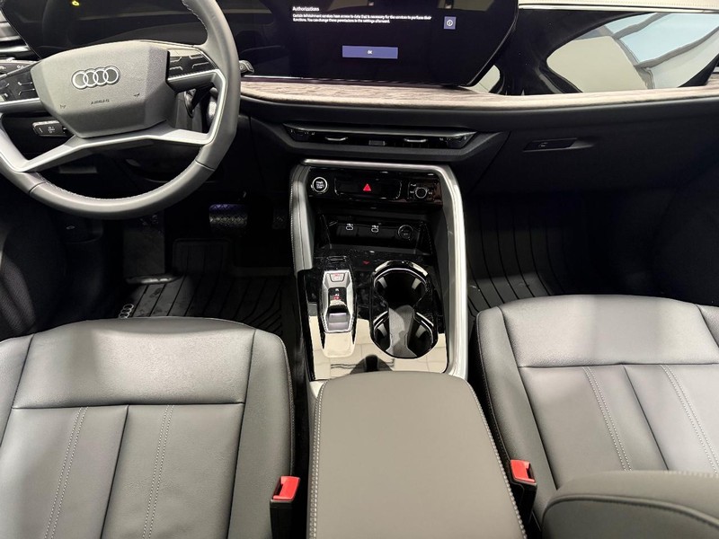 Audi Q5 Vehicle Image 5