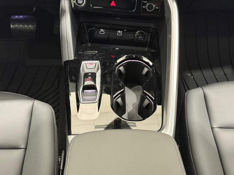 Audi Q5 Vehicle Image 7