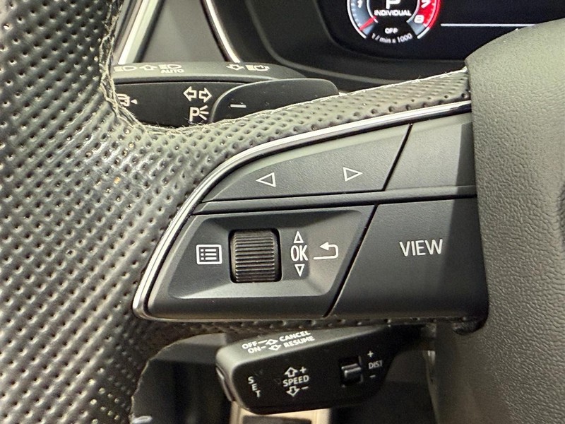 Audi SQ5 Vehicle Image 15