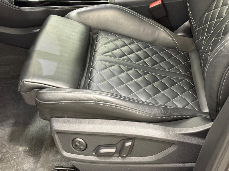 Audi SQ5 Vehicle Image 21