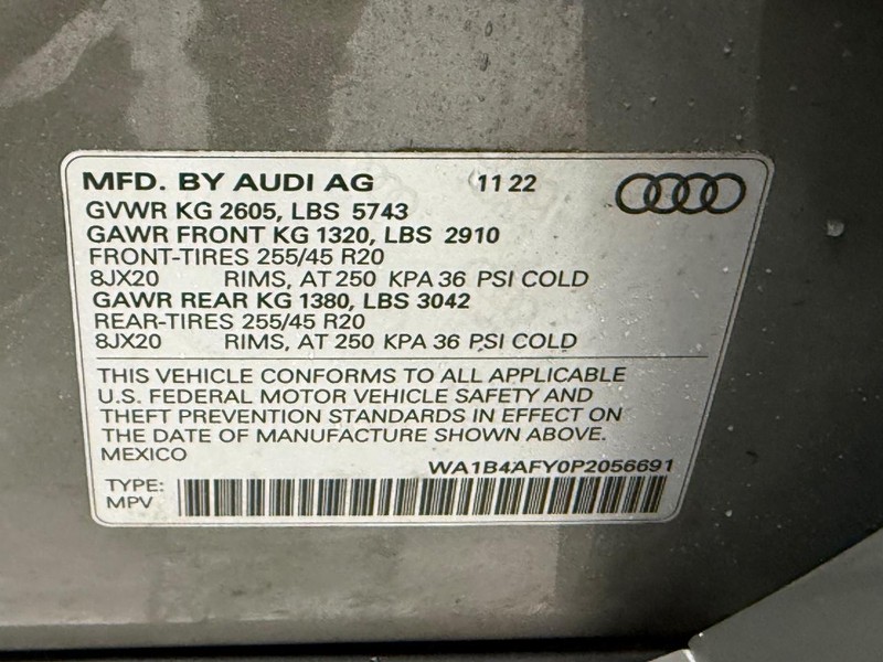 Audi SQ5 Vehicle Image 22