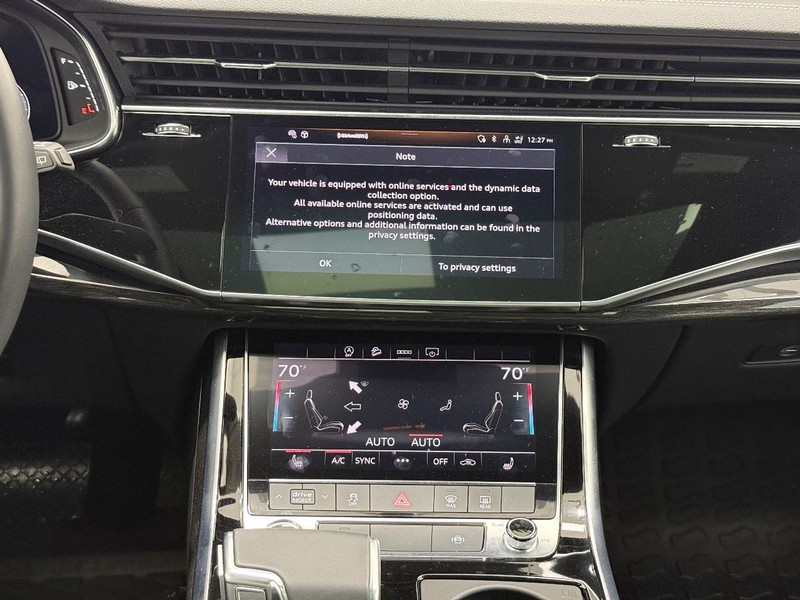 Audi Q7 Vehicle Full-screen Gallery Image 10