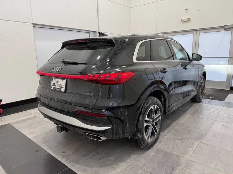 Audi Q5 Vehicle Image 2