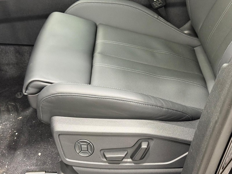 Audi Q5 Vehicle Image 14