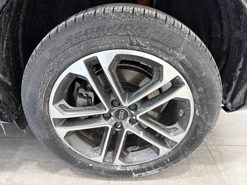 Audi Q5 Vehicle Image 16