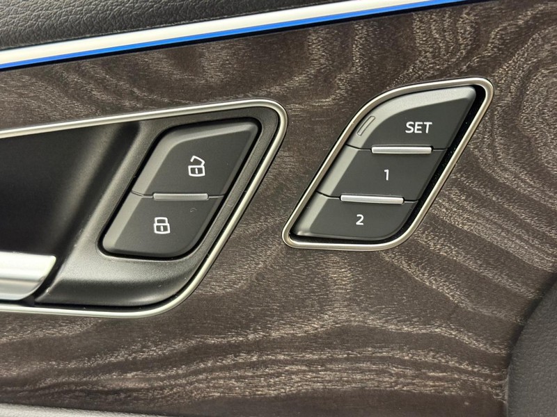 Audi Q8 Vehicle Image 13