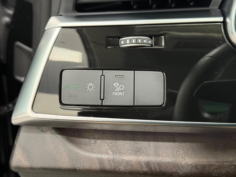 Audi Q8 Vehicle Image 14