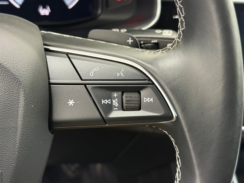 Audi Q8 Vehicle Image 16