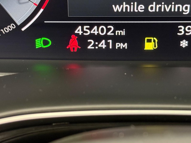 Audi Q8 Vehicle Image 17