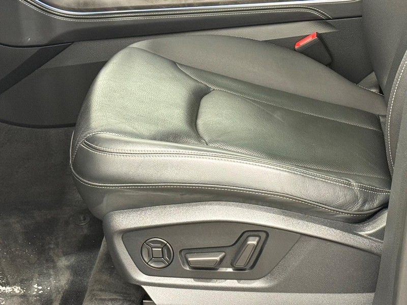 Audi Q8 Vehicle Image 21