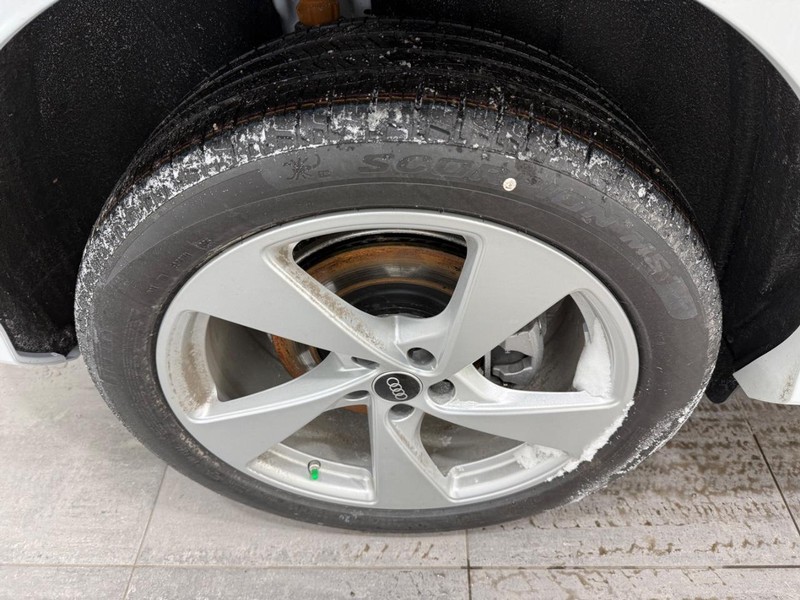 Audi Q5 Vehicle Image 3