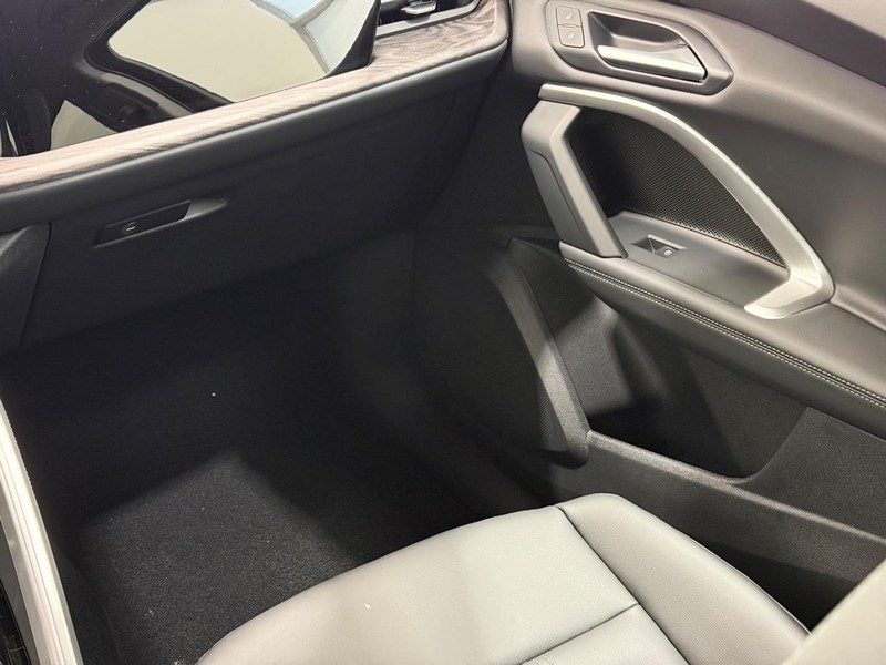 Audi Q5 Vehicle Image 8