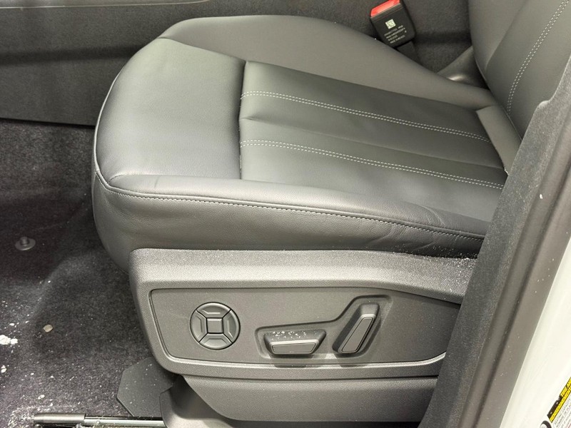 Audi Q5 Vehicle Image 15