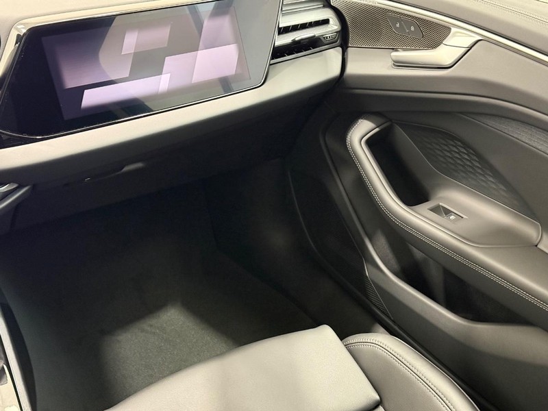 Audi A6 Sedan Vehicle Image 9