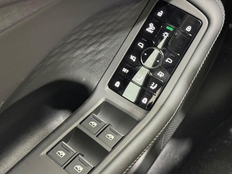 Audi A6 Sedan Vehicle Image 14