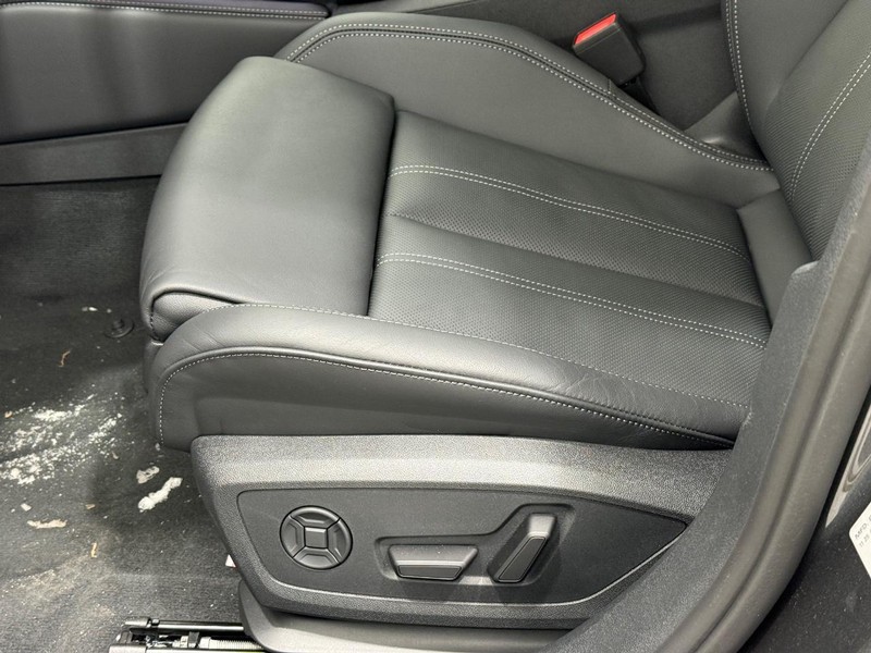 Audi A6 Sedan Vehicle Image 15