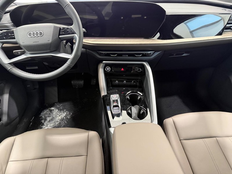 Audi Q5 Vehicle Image 5
