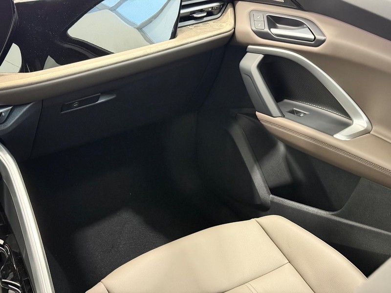 Audi Q5 Vehicle Image 9