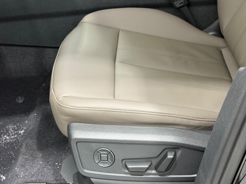 Audi Q5 Vehicle Image 15