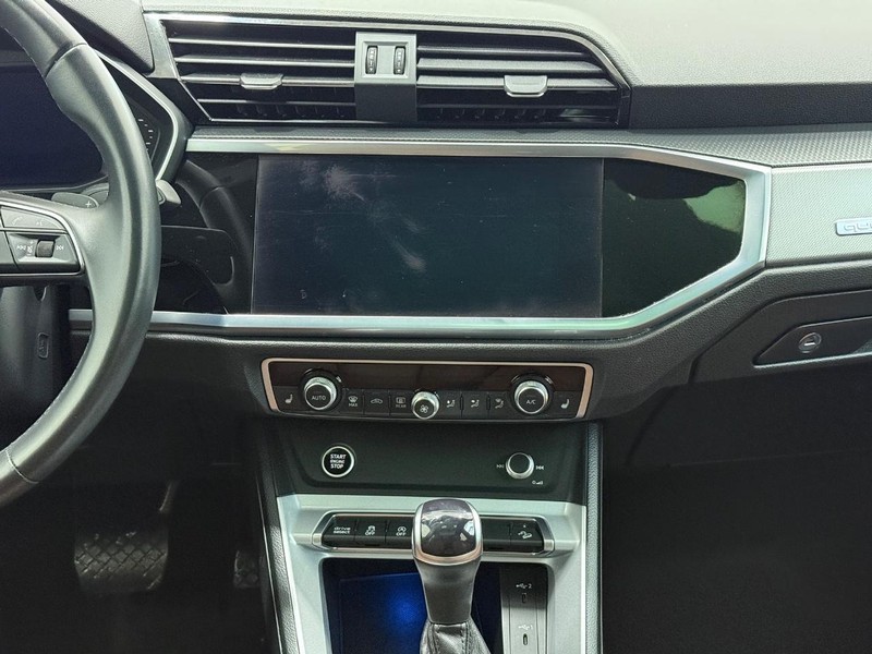 Audi Q3 Vehicle Image 10