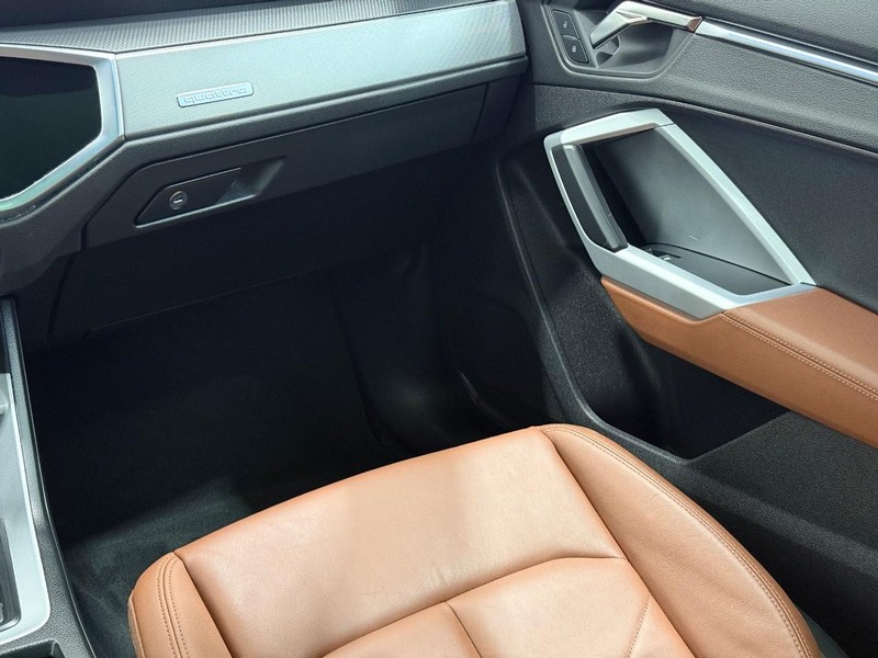 Audi Q3 Vehicle Image 13