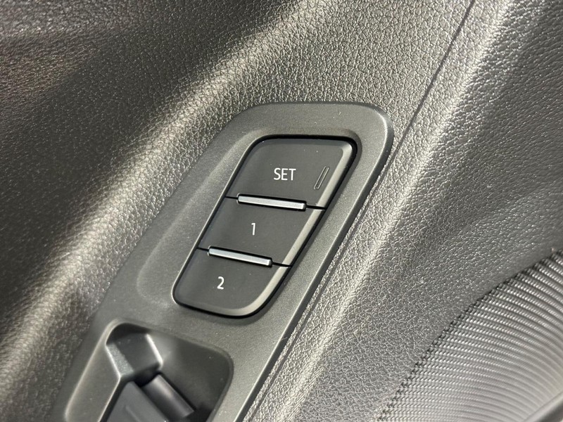 Audi Q3 Vehicle Image 14