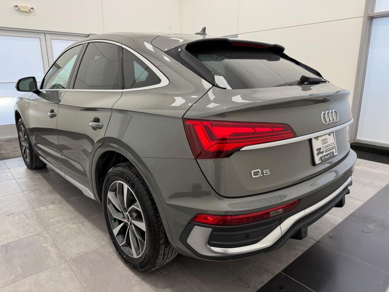 Audi Q5 Sportback Vehicle Full-screen Gallery Image 04