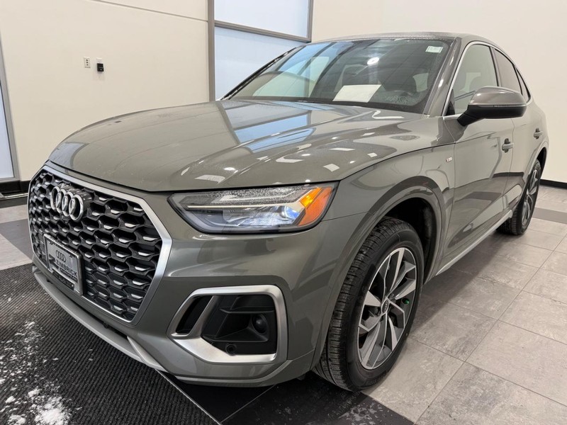 Audi Q5 Sportback Vehicle Full-screen Gallery Image 06