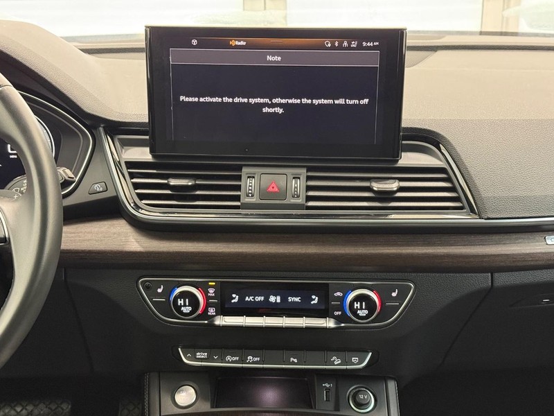 Audi Q5 Sportback Vehicle Full-screen Gallery Image 10