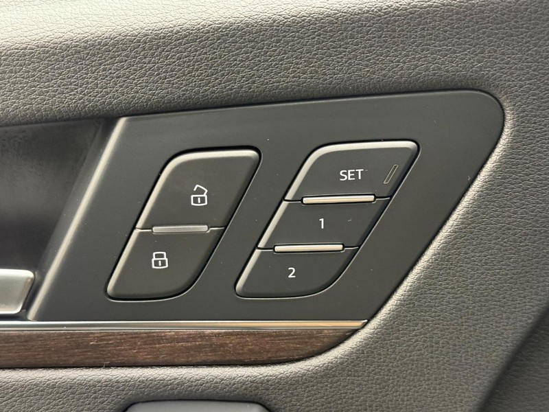 Audi Q5 Sportback Vehicle Full-screen Gallery Image 14