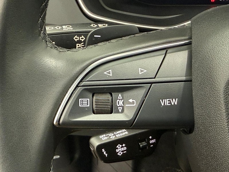 Audi Q5 Sportback Vehicle Full-screen Gallery Image 15