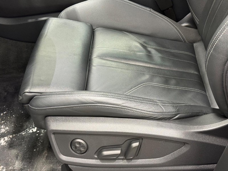 Audi Q5 Sportback Vehicle Full-screen Gallery Image 21