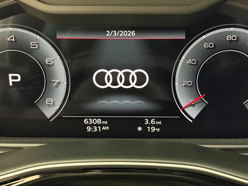 Audi Q7 Vehicle Full-screen Gallery Image 17
