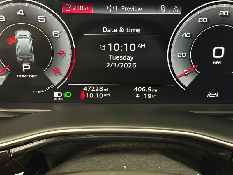 Audi Q7 Vehicle Full-screen Gallery Image 17