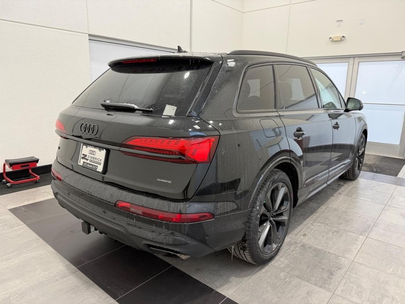 Audi Q7 Vehicle Image 9