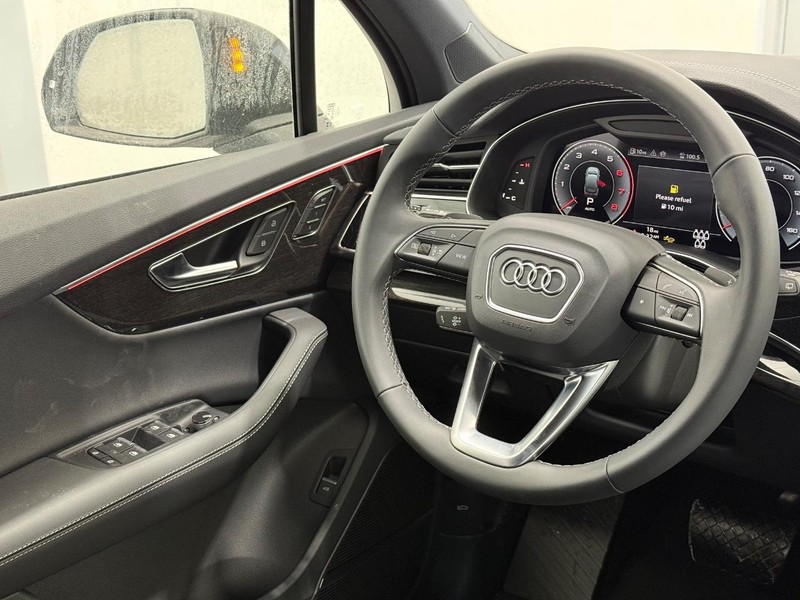 Audi Q7 Vehicle Image 15