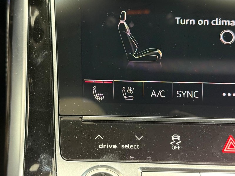 Audi Q7 Vehicle Image 20