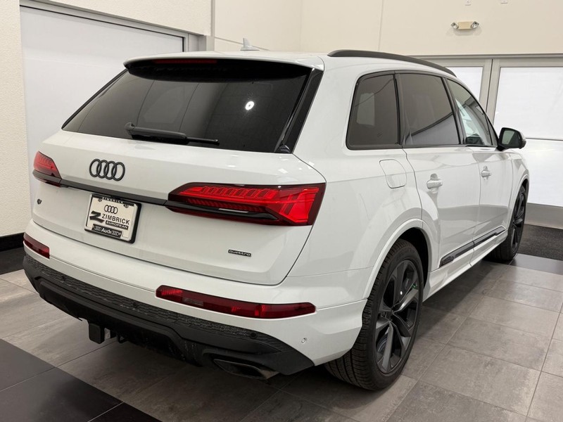 Audi Q7 Vehicle Image 2