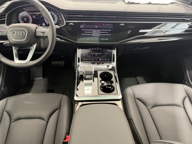 Audi Q7 Vehicle Image 5