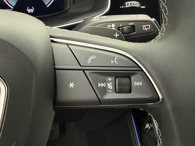 Audi Q7 Vehicle Image 12