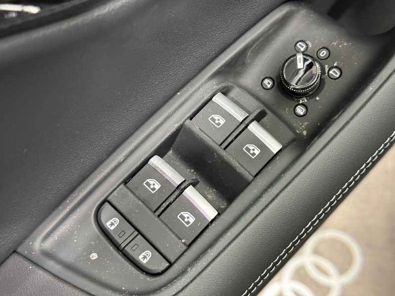 Audi Q7 Vehicle Image 17