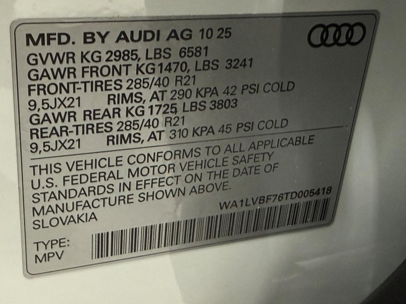 Audi Q7 Vehicle Image 18