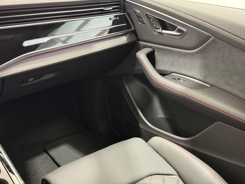 Audi SQ8 Vehicle Image 9