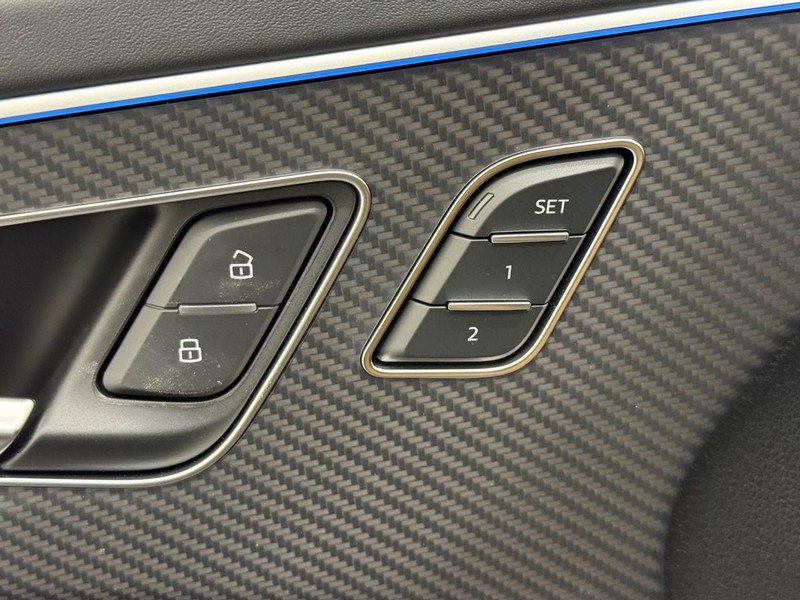 Audi SQ8 Vehicle Image 10