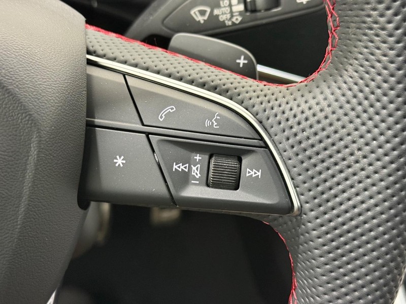 Audi SQ8 Vehicle Image 12