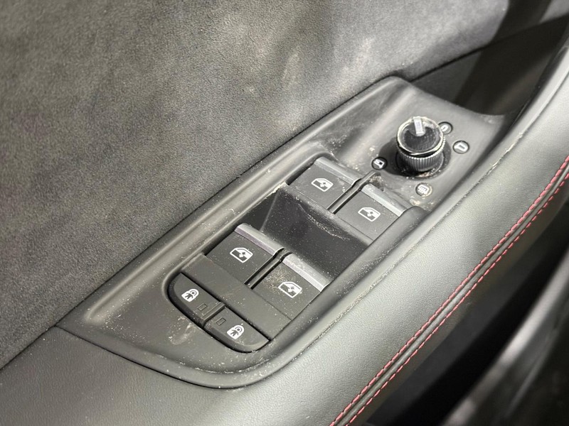 Audi SQ8 Vehicle Image 15