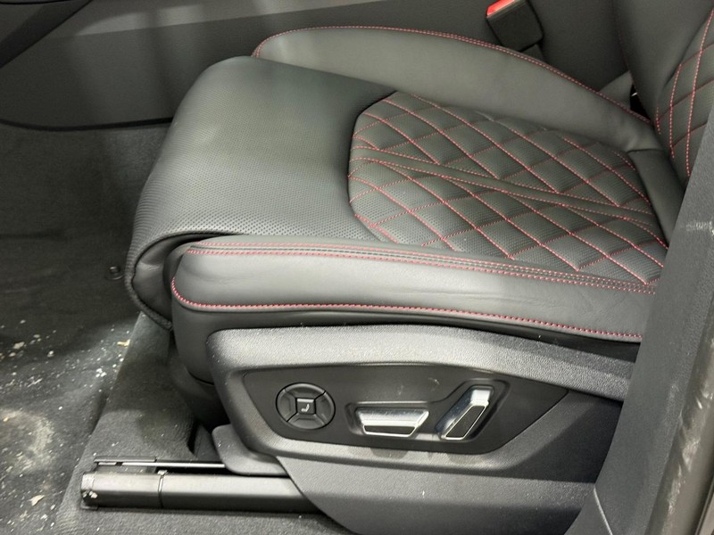 Audi SQ8 Vehicle Image 16