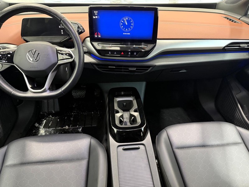 Volkswagen ID.4 Vehicle Image 9
